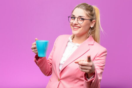 O funcionário pode beber cafezinho durante o expediente? O funcionário pode beber cafezinho durante o expediente?