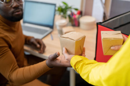 Pode pedir delivery para o escritório regularmente? Pode pedir delivery para o escritório regularmente?
