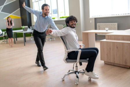 Posso levar minha própria cadeira ergonômica para a empresa? Posso levar minha própria cadeira ergonômica para a empresa?