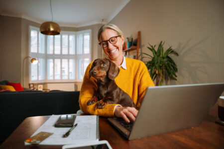 Posso levar meu pet ao trabalho? 15 Dicas de Amor Posso levar meu pet ao trabalho?