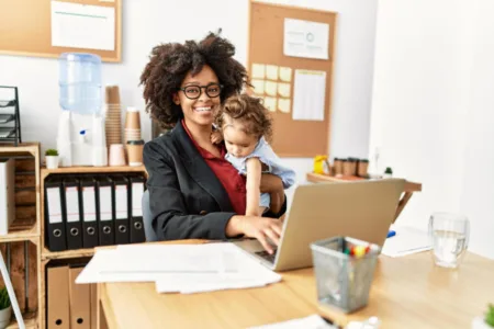 Dia das Mães no Trabalho: Apoio e Flexibilidade para Mães Dia das Mães no Trabalho: Apoio e Flexibilidade para Mães