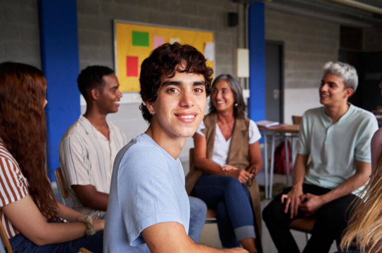 Faculdade Ajuda ou É Pura Teoria? Descubra Aqui! Faculdade Ajuda ou É Pura Teoria? Descubra Aqui!