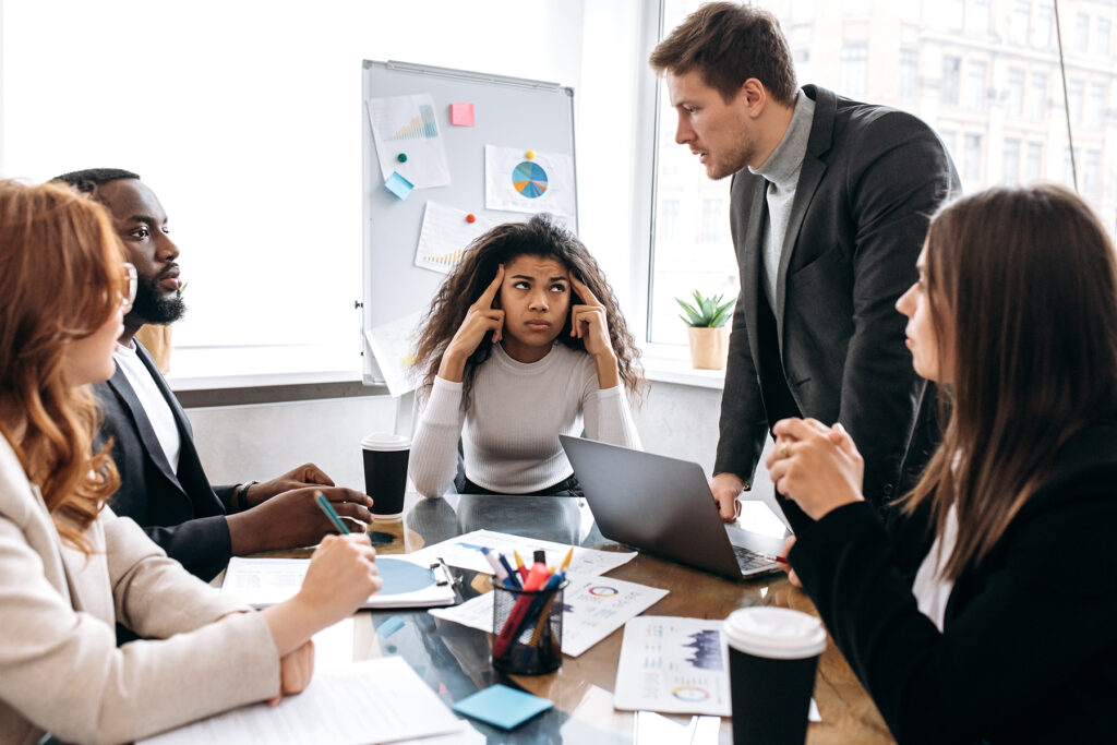 Situação de conflito no trabalho: exemplo Situação de conflito no trabalho: exemplo