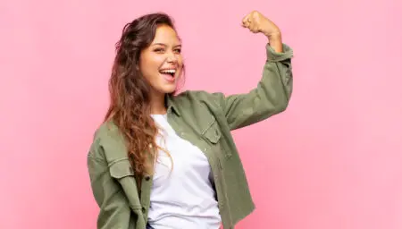 Como o líder transformar as críticas em desafios?