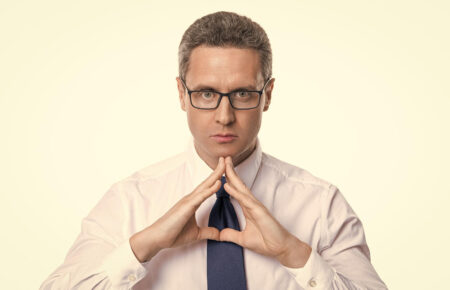 Promessas Vazias: Quando o ‘Vamos Ver Isso’ Nunca Acontece Promessas Vazias: Quando o 'Vamos Ver Isso' Nunca Acontece