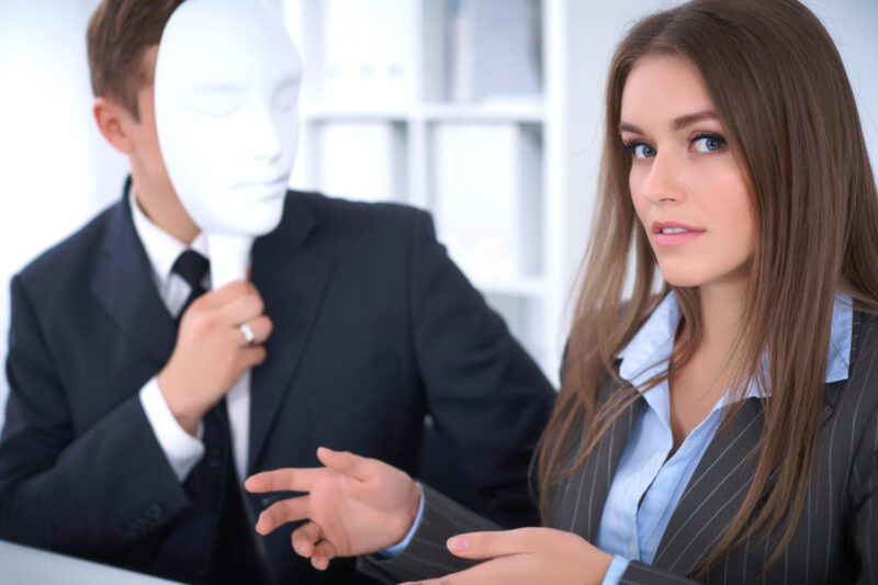 Empregos Fake: Como não cair neles Empregos Fake: Como não cair neles